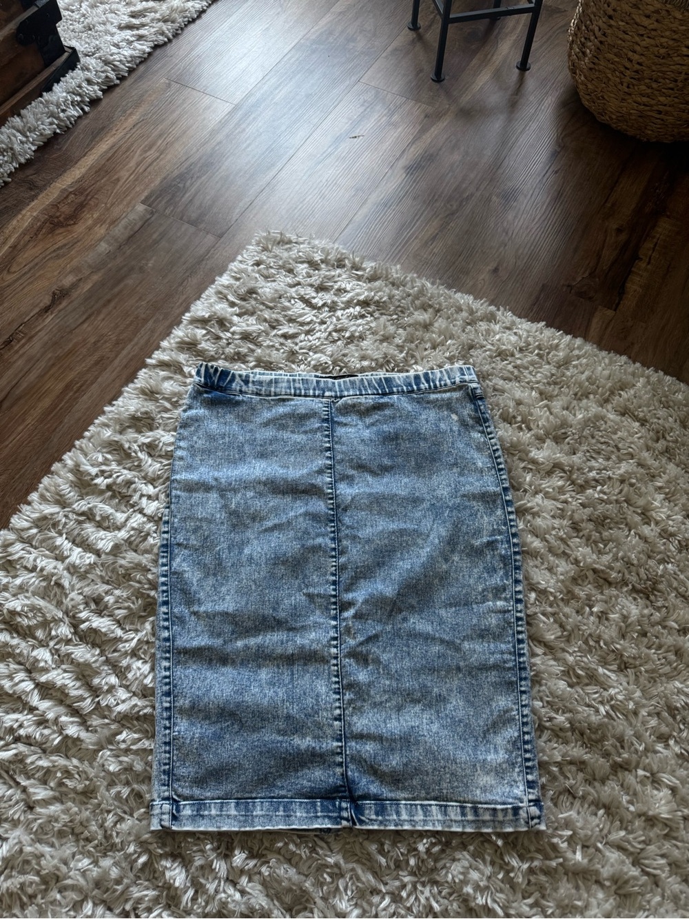 Classic Stretch Denim Pencil Skirt in Light Blue